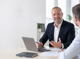 Ab wann privat krankenversichern? Voraussetzungen und Einkommensgrenze